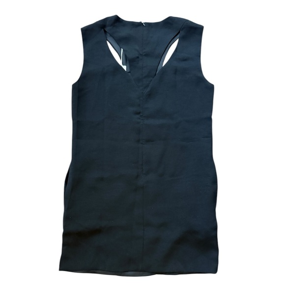 Line and Dot Sleeveless Black Dress - Picture 2 of 11